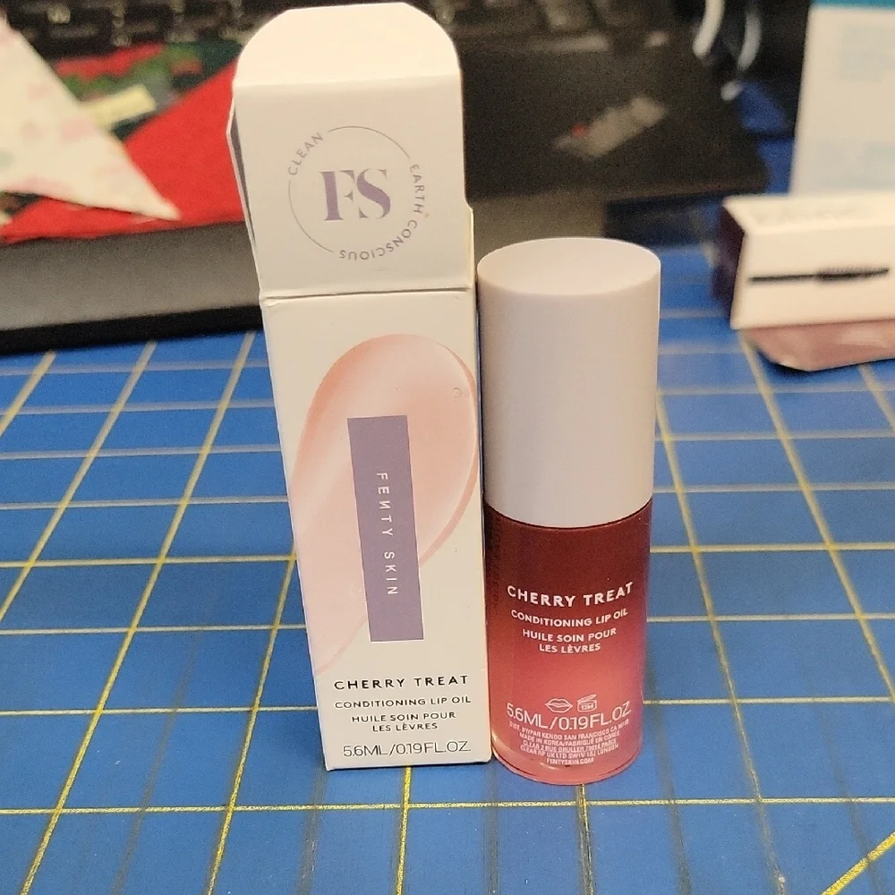 Fenty Skin Cherry Treat Conditioning Lip Oil - Red 5.6ml New In Box